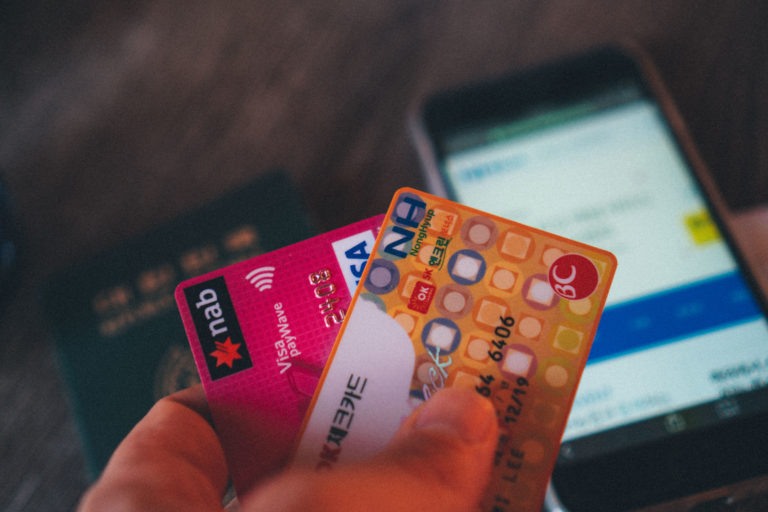 HOW TO EFFECTIVELY MANAGE YOUR MONEY AS AN INTERNATIONAL STUDENT